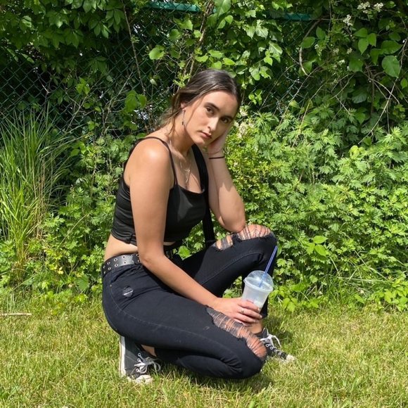 Meet your Posher, Milly ❤︎ - Picture 7 of 8